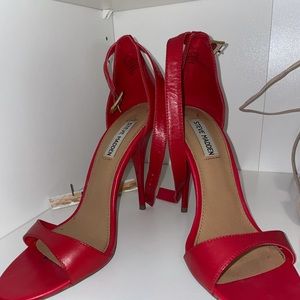 Red heels Steve Madden